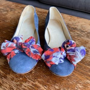 Anthropologie Hego’s Suede Bow Flats